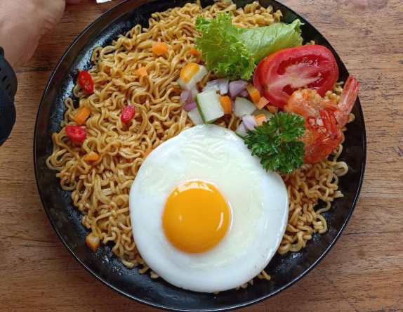 review-mie-goreng-spesial-telur-mata-sapi