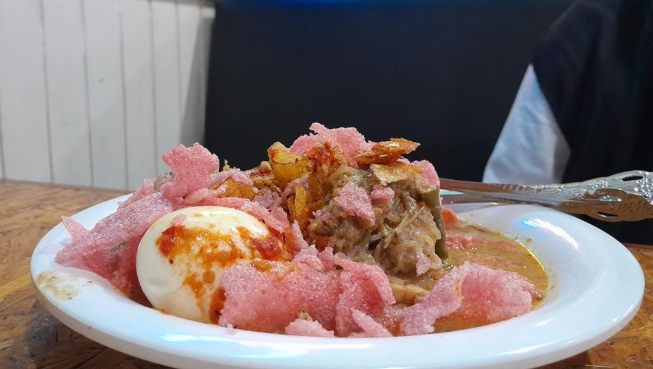 Serunya Makan Lontong Medan di Lontong Kak Lin