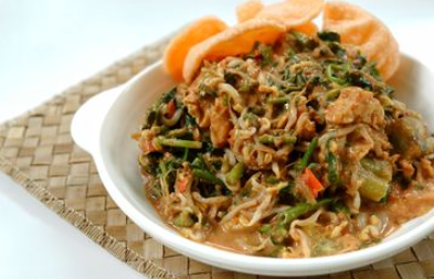 Review Makanan Gado Gado Siram Dengan Saus Kacang Kental