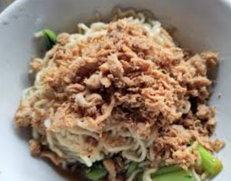 Review Makanan Mie Ayam Legendaris dengan Taburan Ayam
