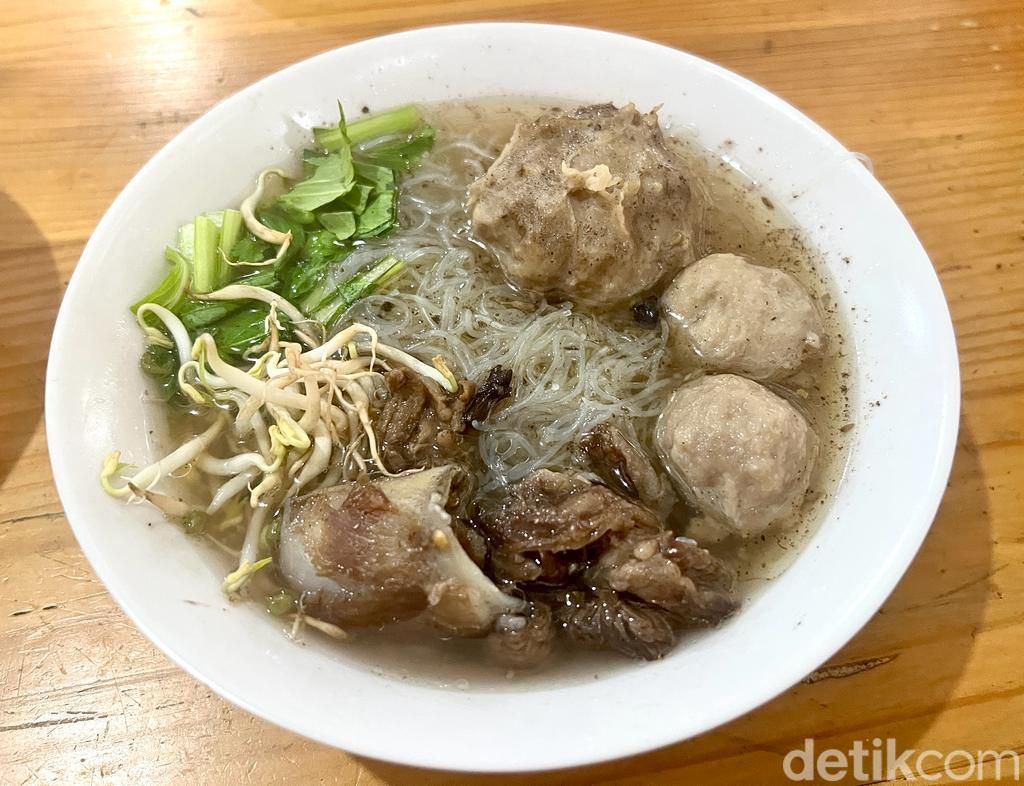 Ulasan Bakso Urat Paling Berdaging Dengan Kuah Kaldu Asli