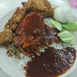 Nasi Lemak Wanjo yang Lezat dan Selalu Antre di Kampung Baru