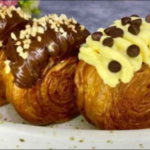 Review Croissant Renyah dengan Isian Unik Paling Viral