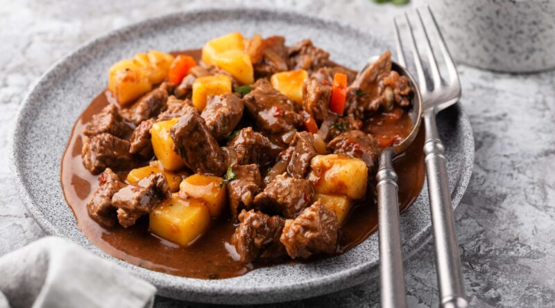 Review Goulash Hungaria Sup Tradisional Kaya Rempah