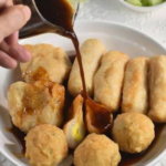 Review Pempek Palembang Asli Dengan Cuko Hitam Kental Pedas