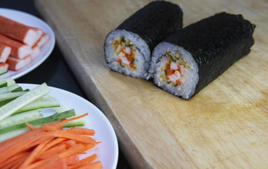 Sushi Burrito Unik Jadi Tren Kuliner Favorit Anak Muda